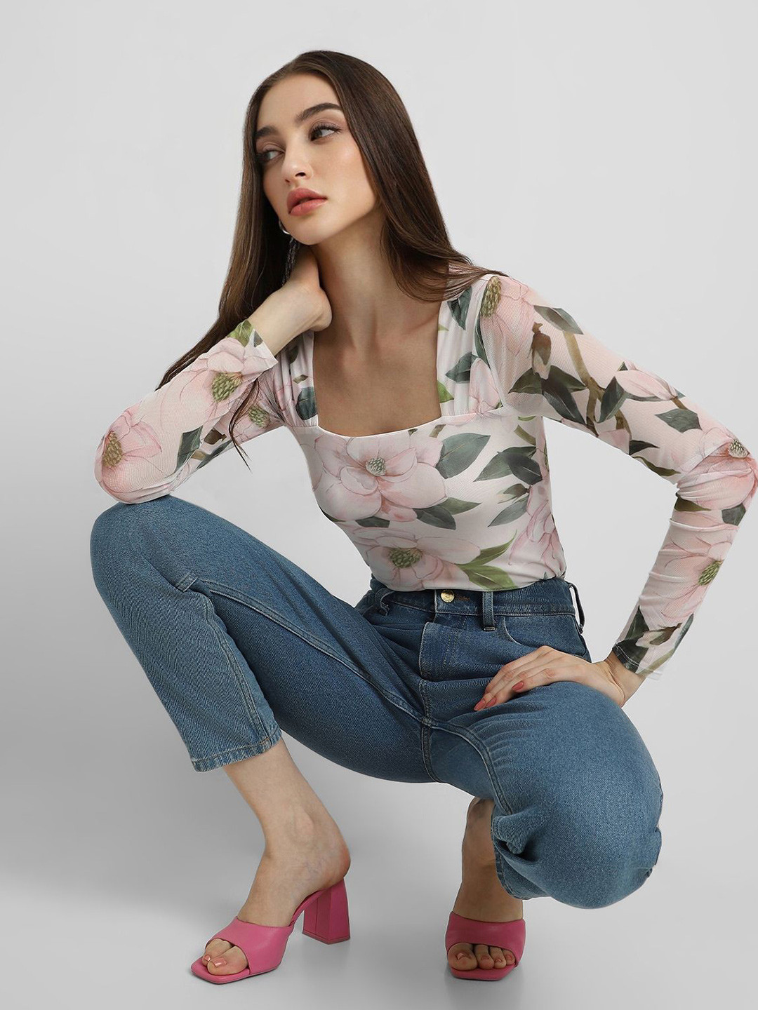 

FOREVER 21 Women Floral Printed Shoulder Straps Top, White