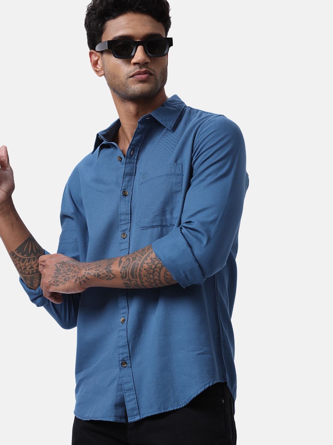 

WROGN Men Custom Spread Collar Solid Cotton Casual Shirt, Blue