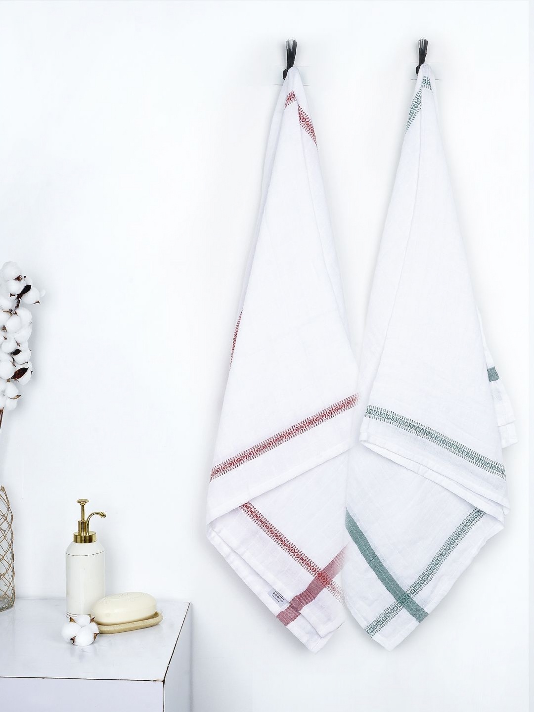 

Thirsty Towel Red & Green 2 Cotton 200 GSM Bath Towel
