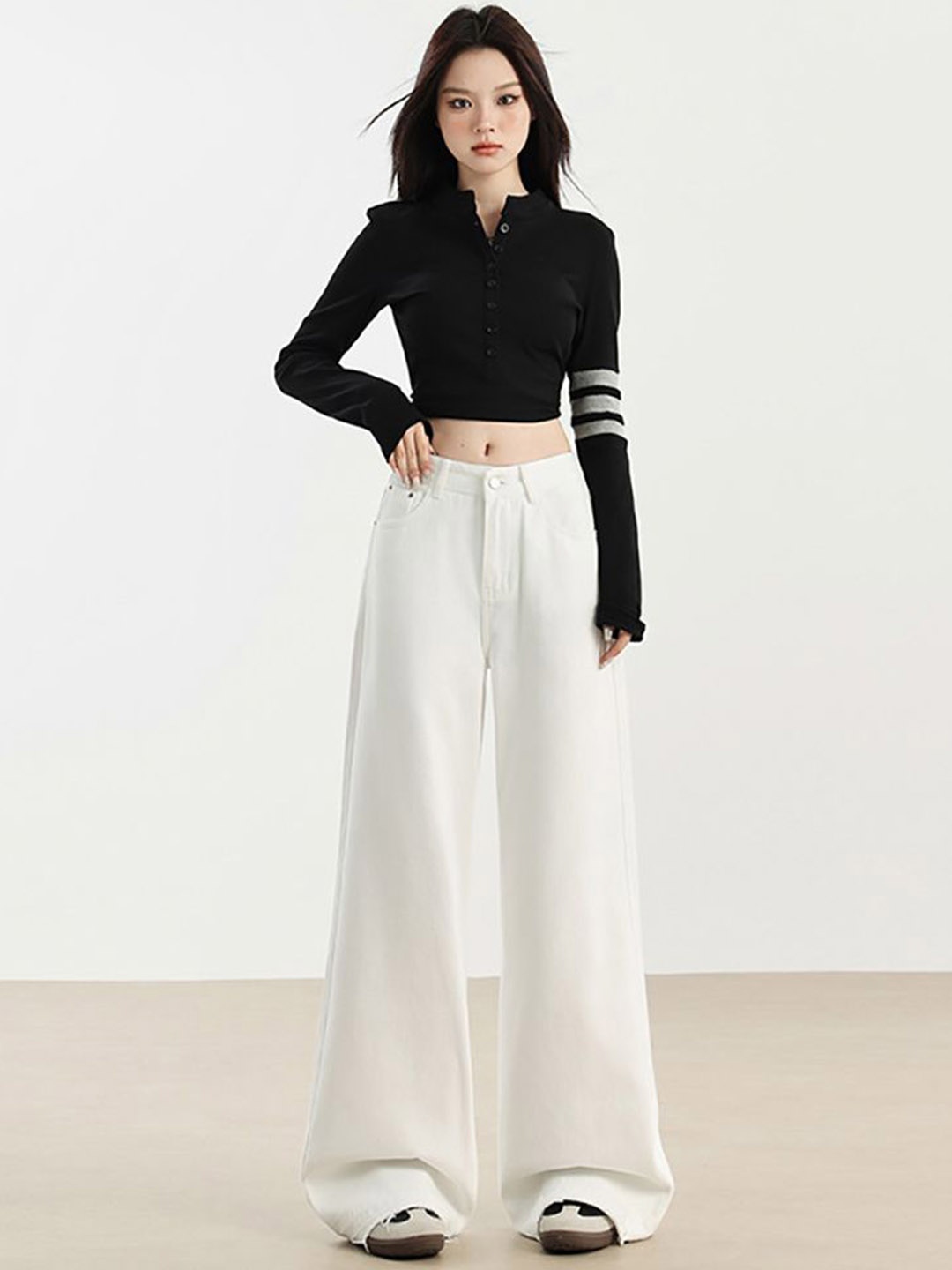

StyleCast x Revolte Women Wide Leg Slash Knee Jeans, White