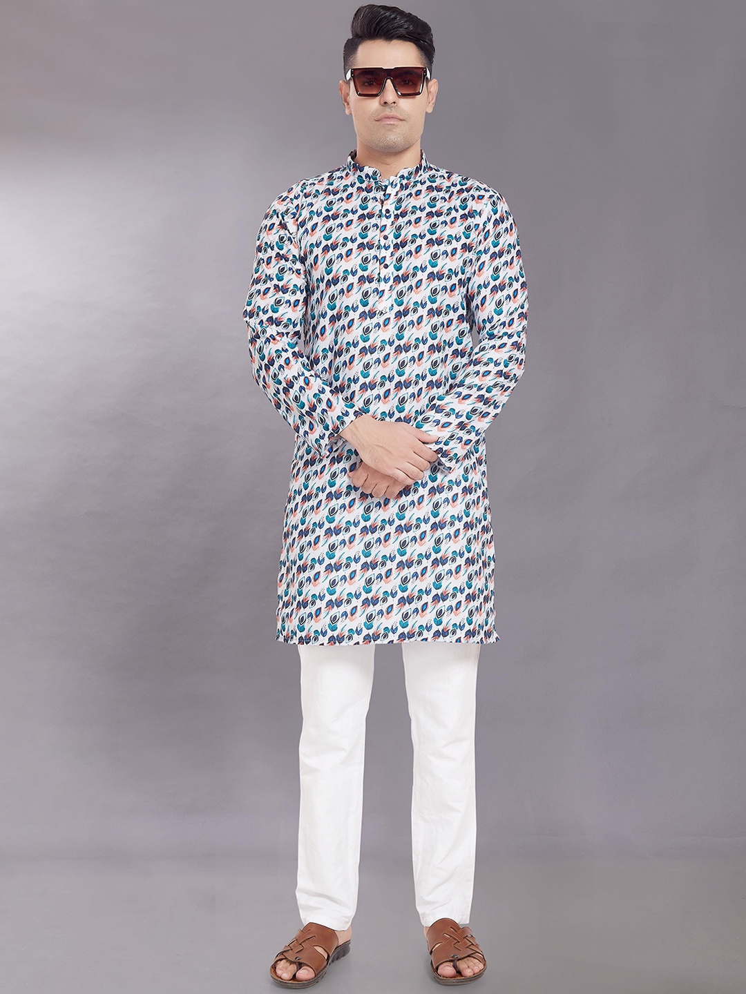 

DIVISIVE Men Floral Printed Sequinned Kurta, Multi