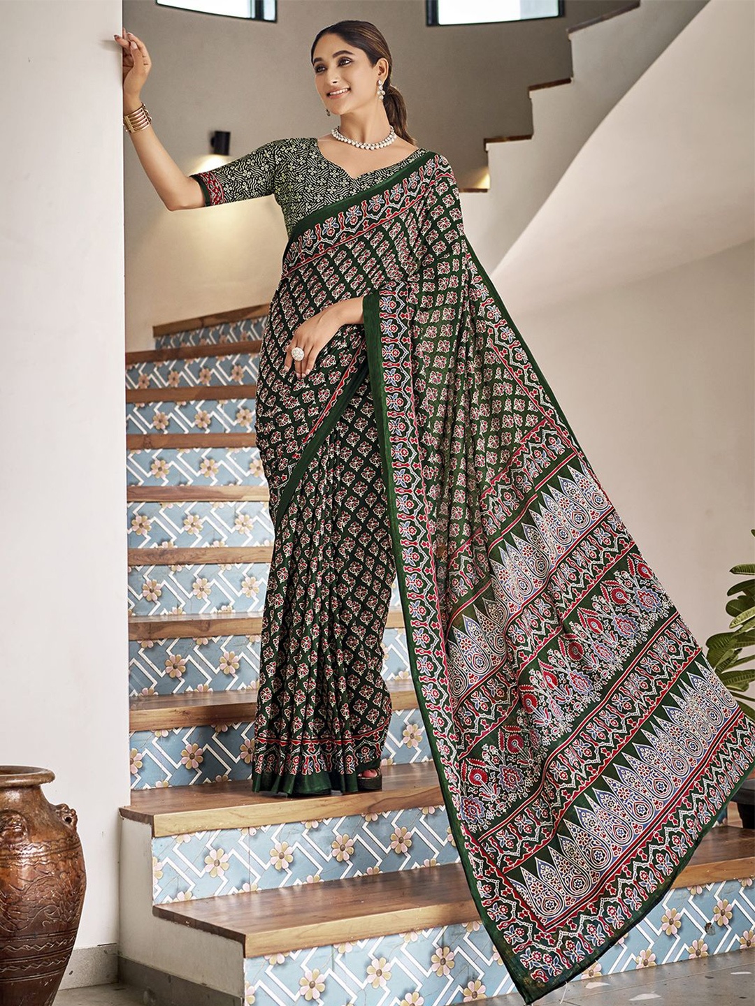 

Mitera Batik Pure Cotton Dabu Saree, Green