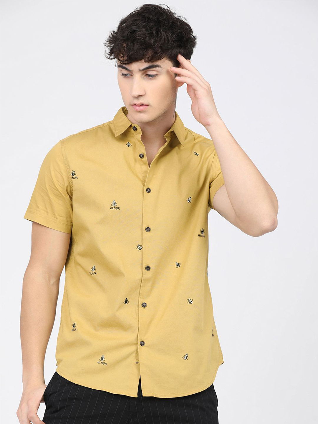 

HIGHLANDER Men Spread Collar Conversational Printed Cotton Slim Fit Casual Shirt, Yellow