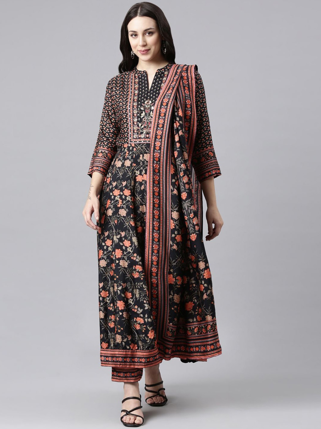 

Neerus Women Floral Printed Regular Kurta with Trousers & With Dupatta, Navy blue