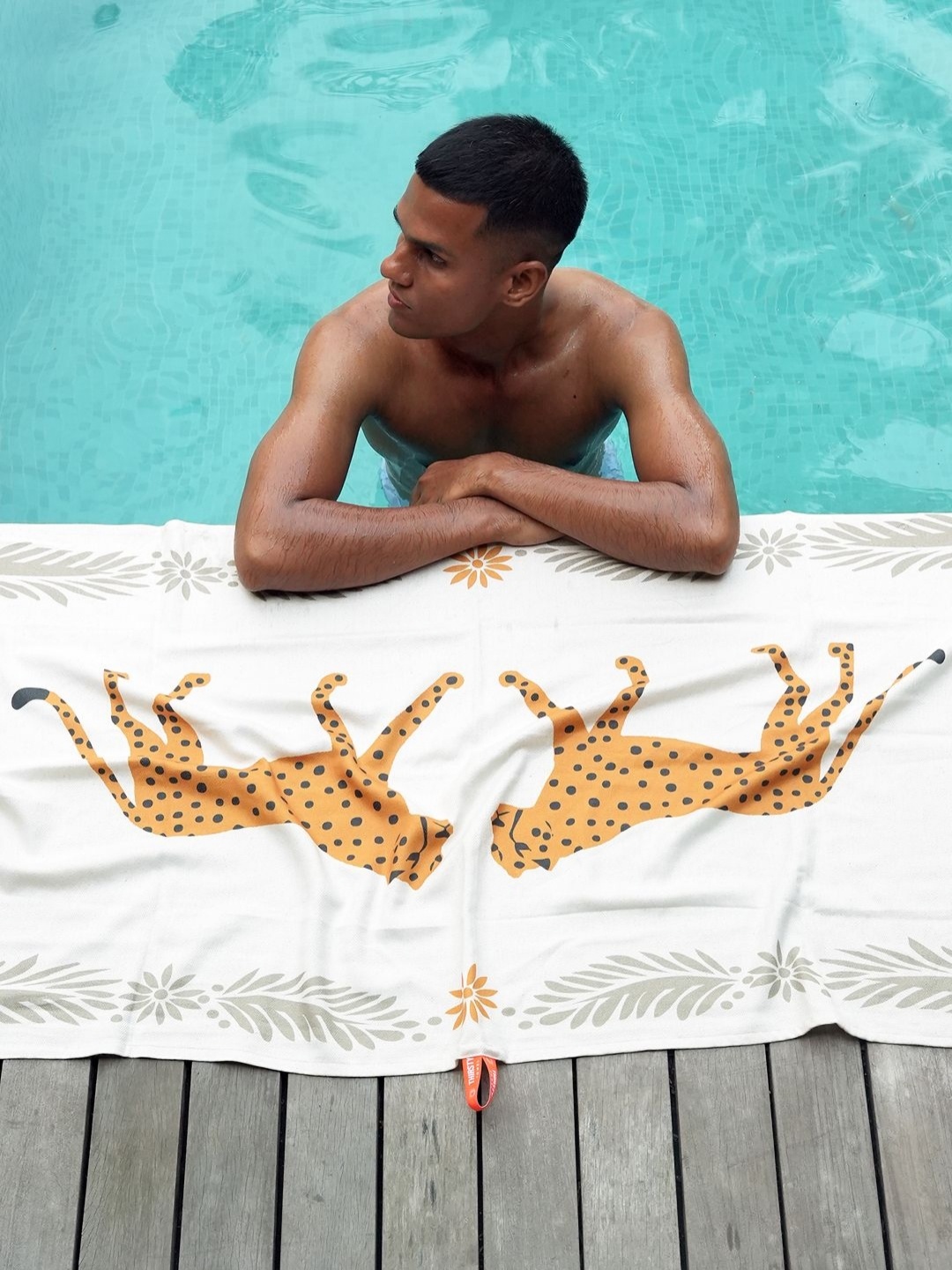

Thirsty Towel Cream-Coloured & Orange 1 Printed Bamboo 210 GSM Bath Towel