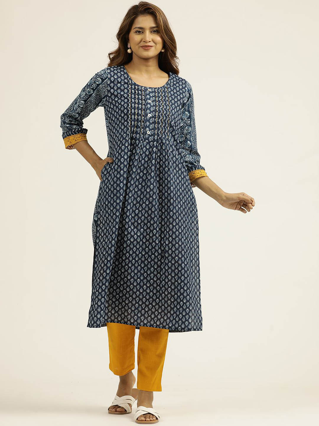 

Jaipur Kurti Cotton Ethnic Motif Straight Kurta, Blue