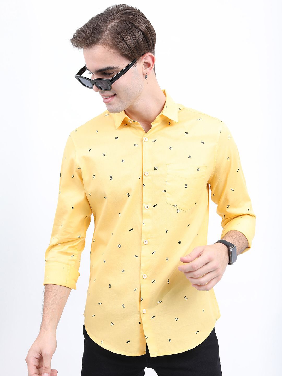

HIGHLANDER Men Spread Collar Conversational Printed Cotton Slim Fit Casual Shirt, Yellow