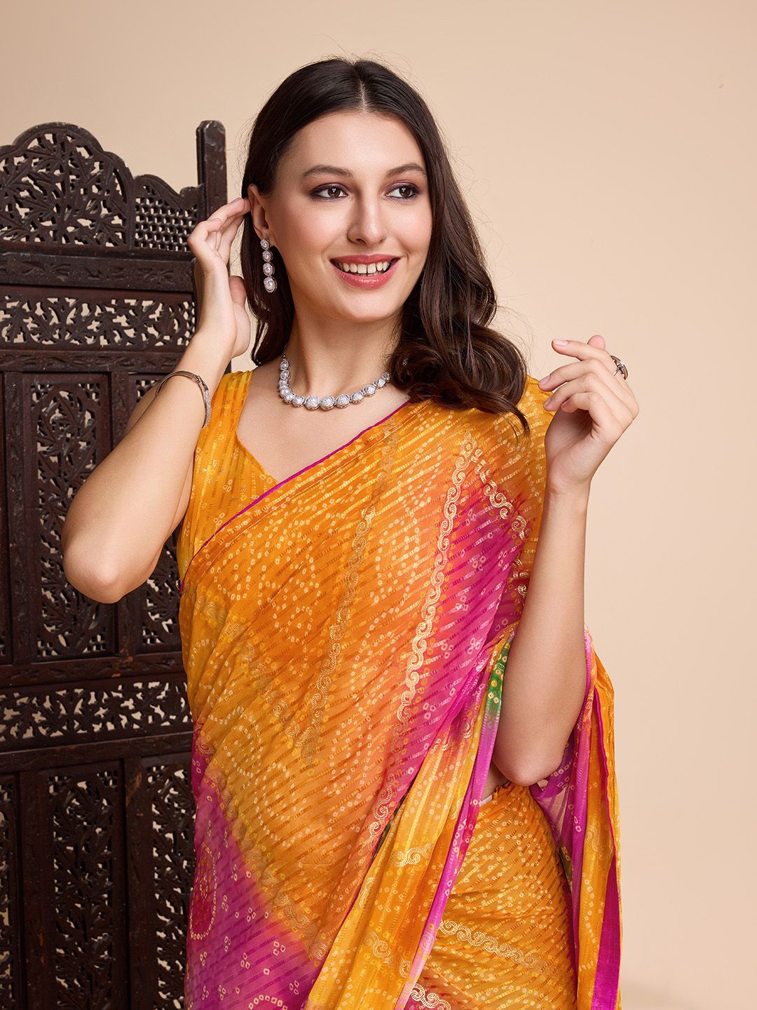 

Mitera Printed Bandhani Saree, Yellow