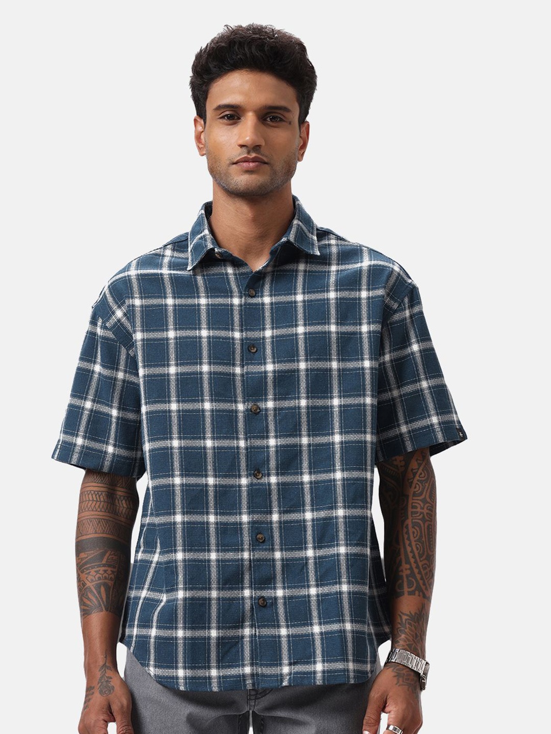 

WROGN Men Custom Spread Collar Windowpane Checked Cotton Oversized Casual Shirt, Green