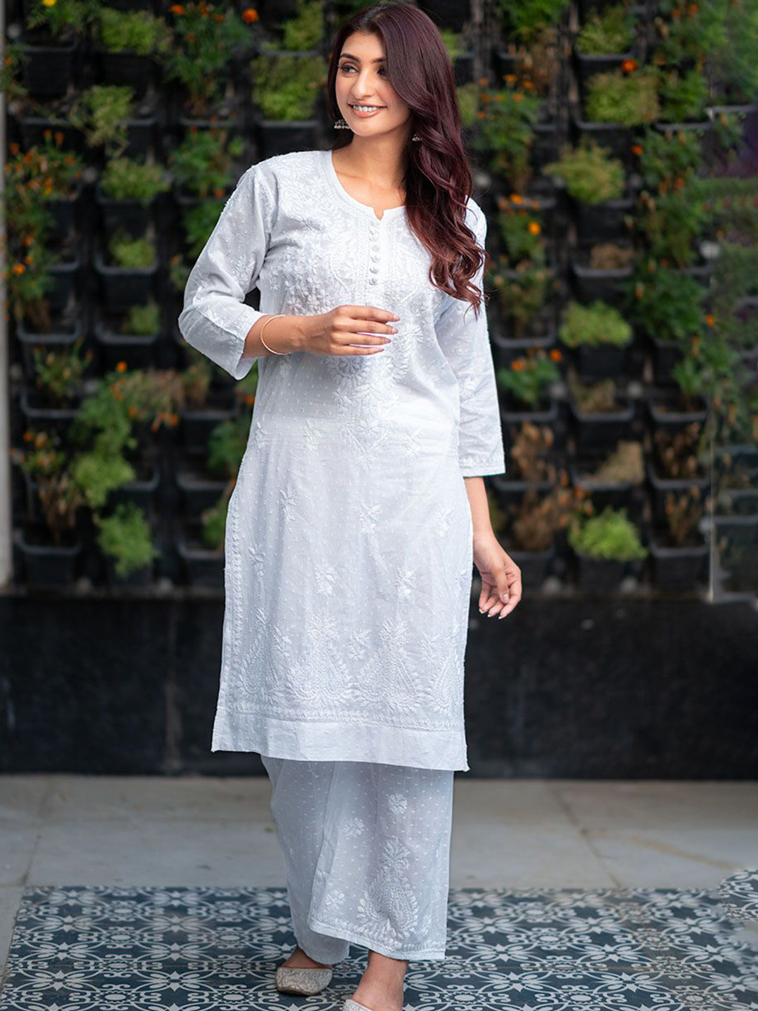 

Rangreza Ethnic Women Floral Embroidered Regular Chikankari Pure Cotton Kurta with Palazzos, White