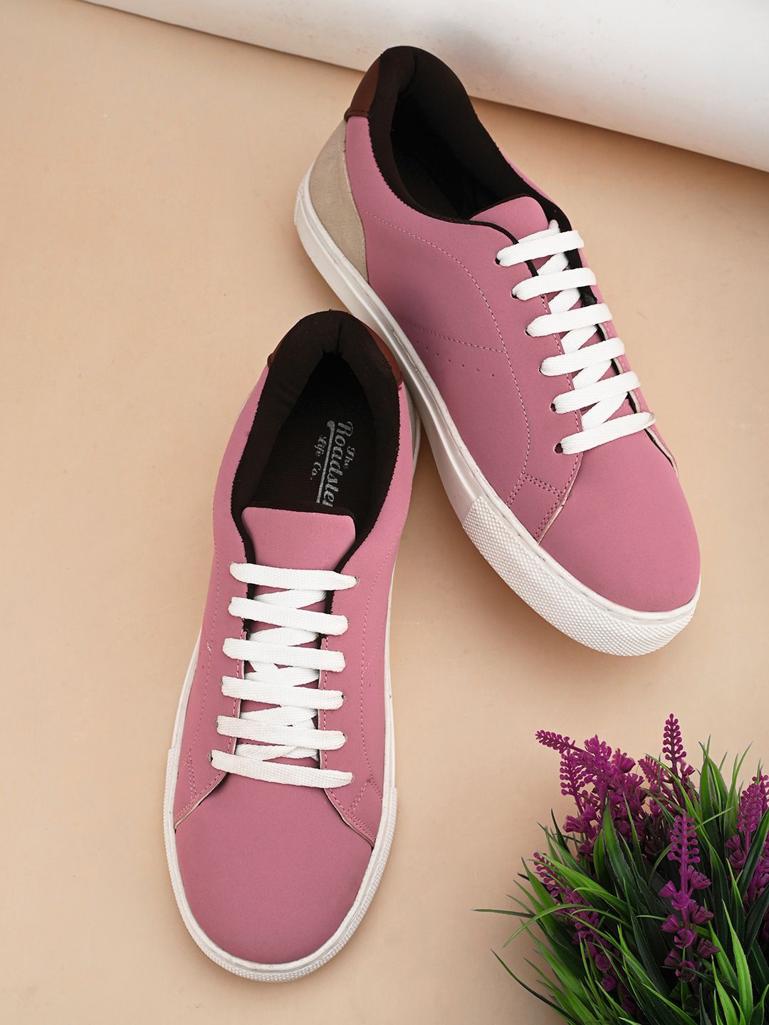 

The Roadster Lifestyle Co Women Casual Sneakers, Pink