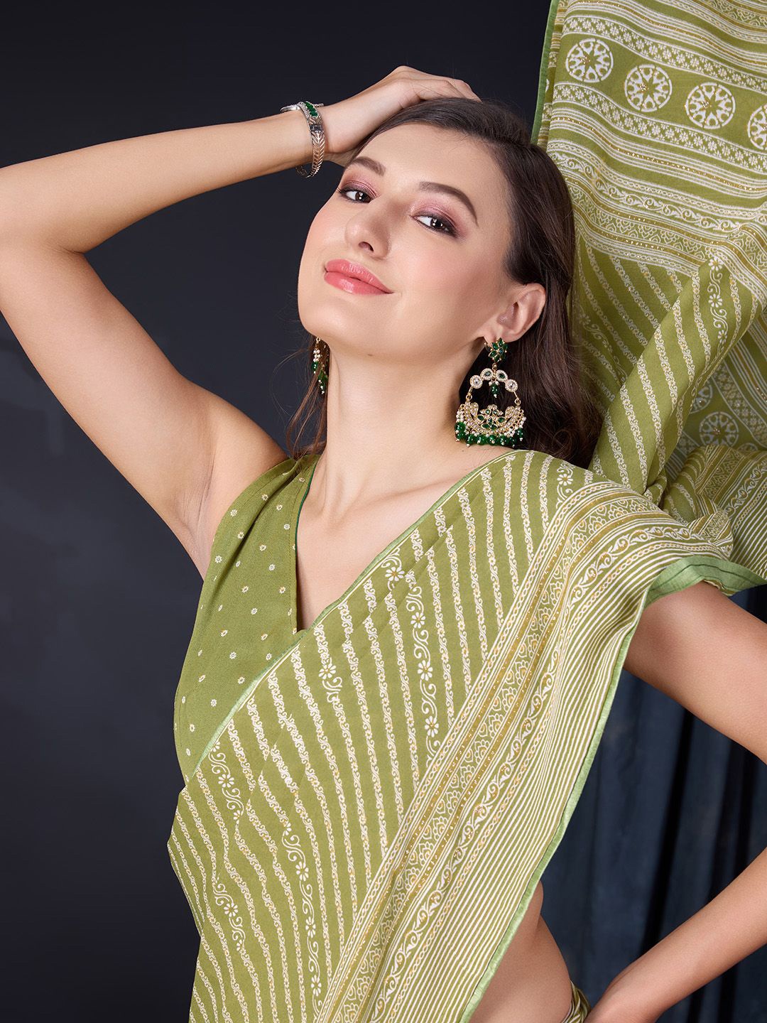 

Mitera Printed Ethnic Motifs Saree, Fluorescent green