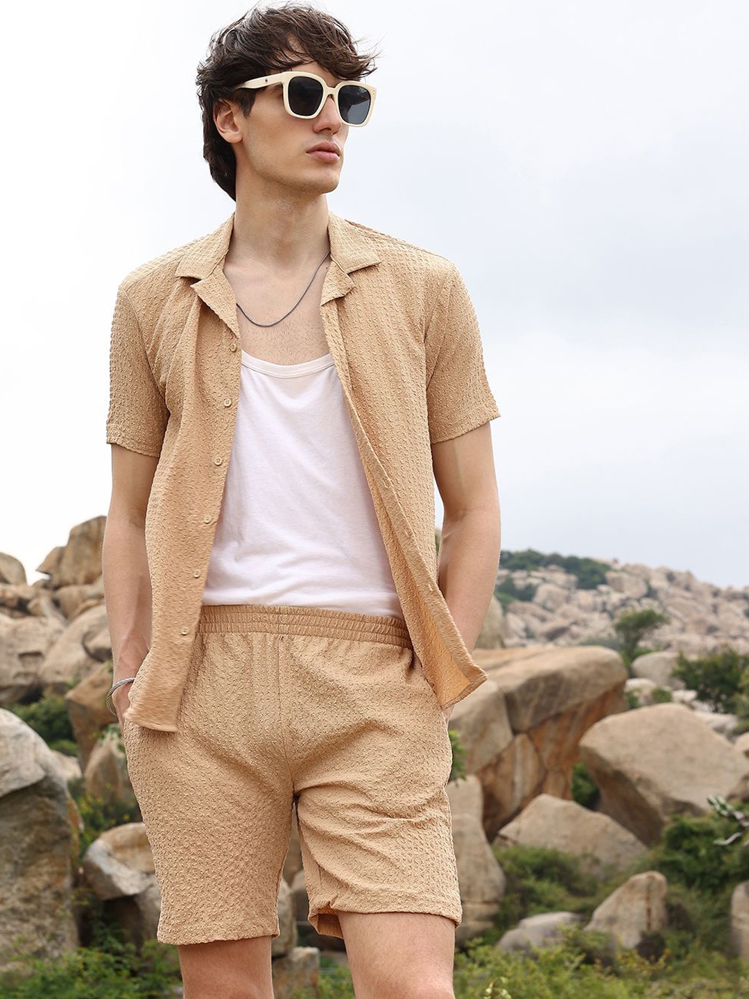 

Campus Sutra Shirt With Shorts Co-Ords, Beige