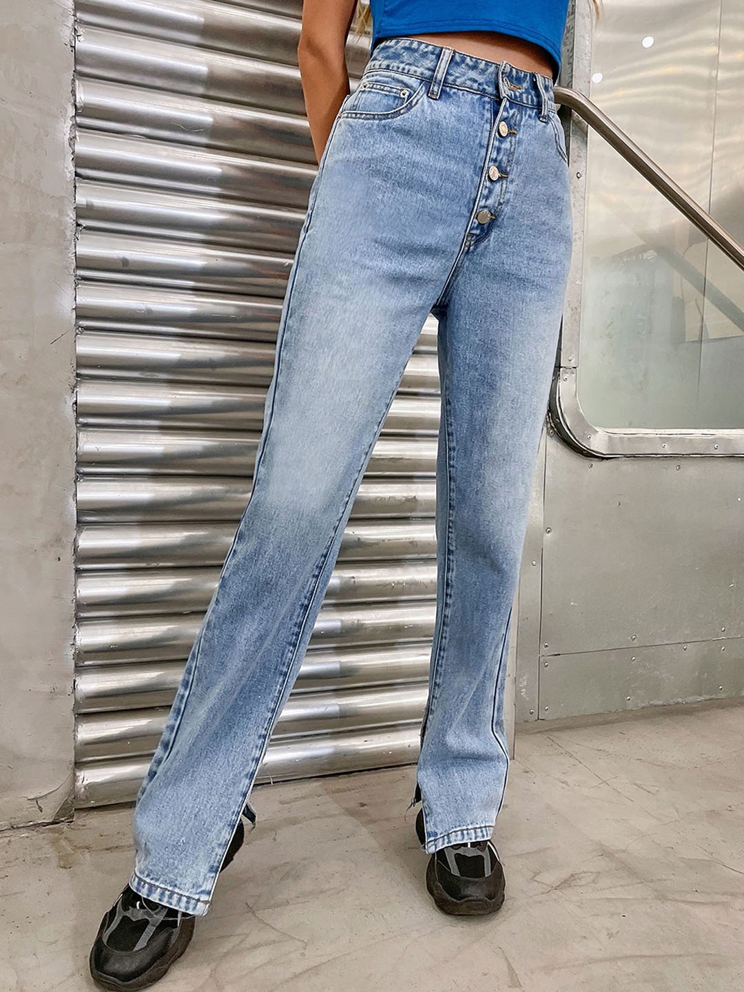 

StyleCast x Revolte Women Slash Knee Heavy Fade Jeans, Blue