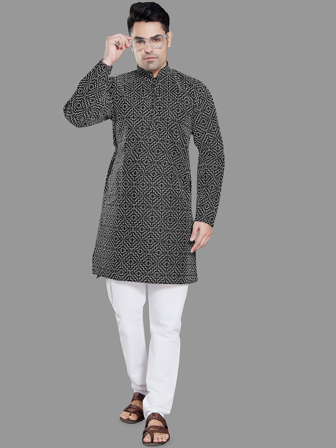 

DIVISIVE Men Printed Regular Kurta with Pyjamas, Black