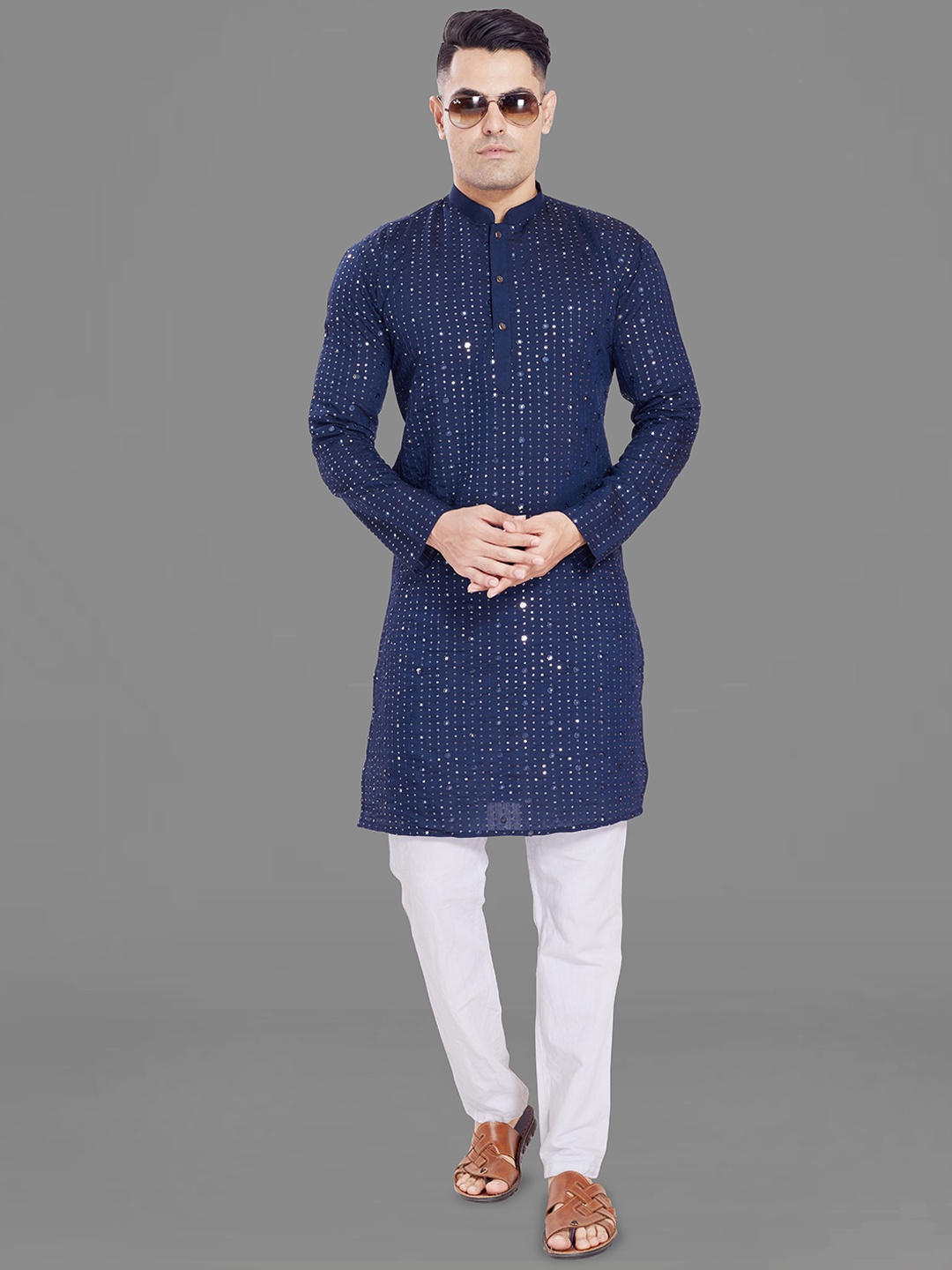 

DIVISIVE Men Thread Work Kurta, Navy blue