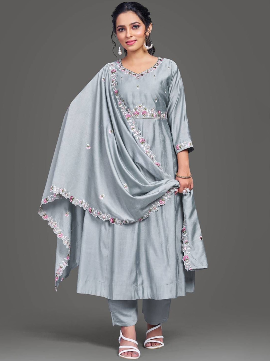 

DARIAN Women Ethnic Motifs Embroidered Regular Thread Work Kurta with Trousers & With Dupatta, Blue