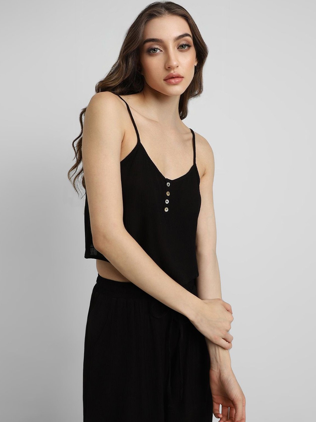 

FOREVER 21 Women Solid Shoulder Straps Top, Black