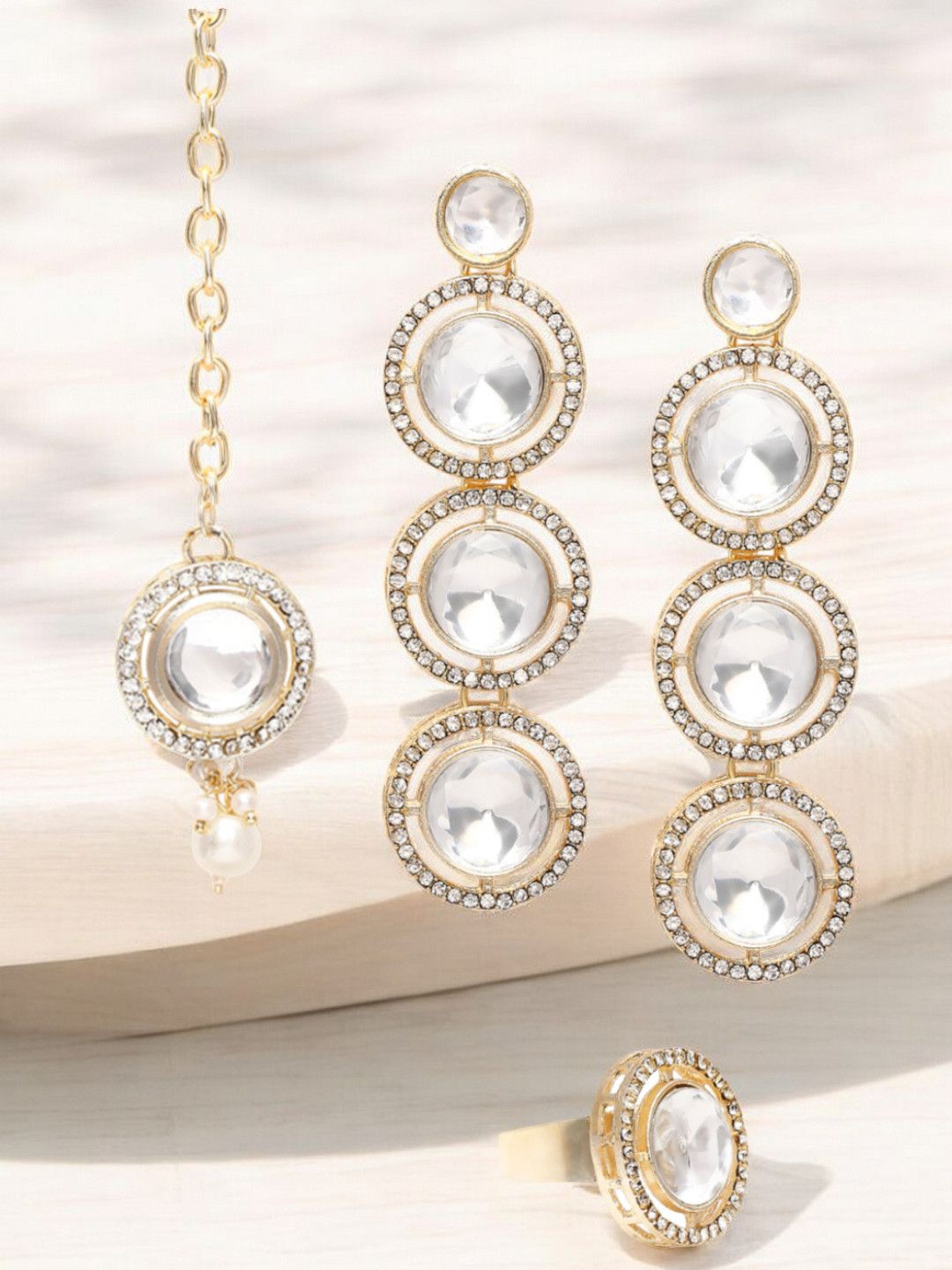 

OOMPH Kundan-Studded Jewellery Set, Gold