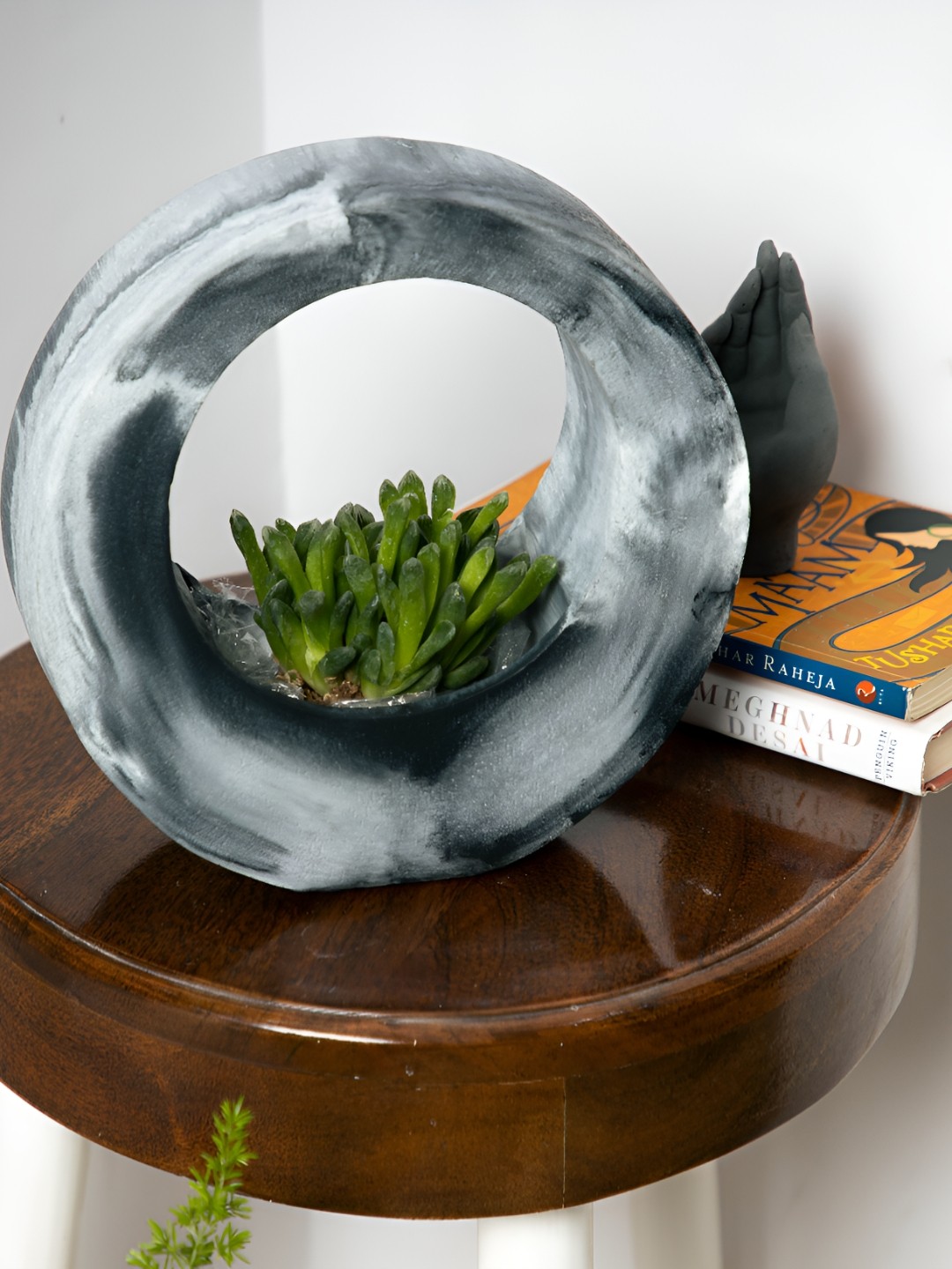 

Greyt White & Black Moon Basket Planters