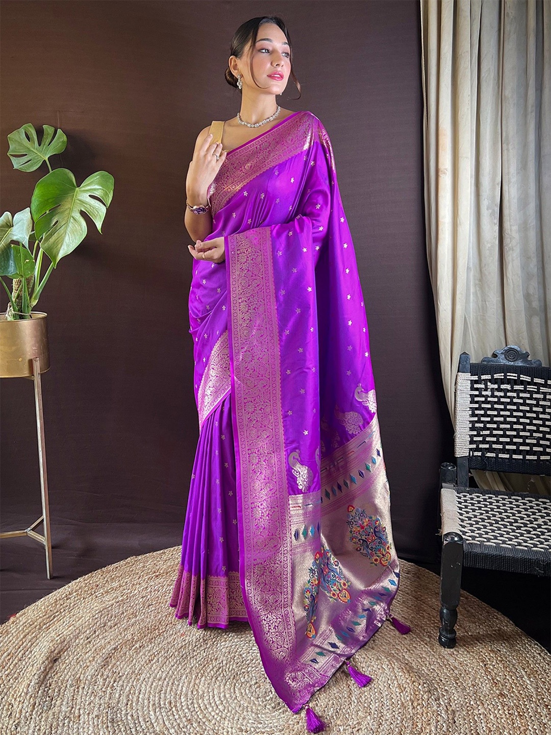 

Mitera Woven Design Zari Paithani Saree, Purple