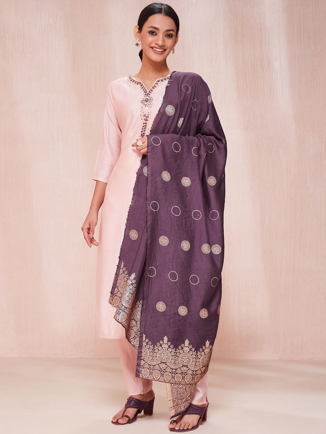 

DARIAN Women Ethnic Motifs Yoke Design Regular Thread Work Kurta with Trousers & With Dupatta, Peach
