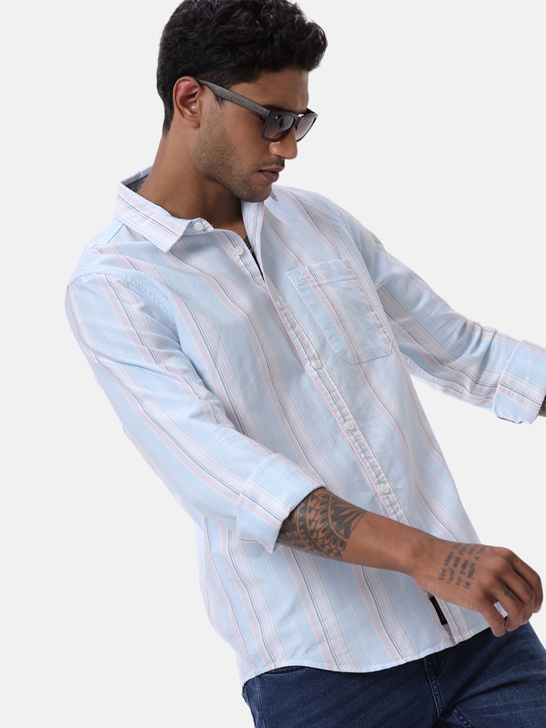 

WROGN Men Custom Spread Collar Striped Cotton Slim Fit Casual Shirt, Blue