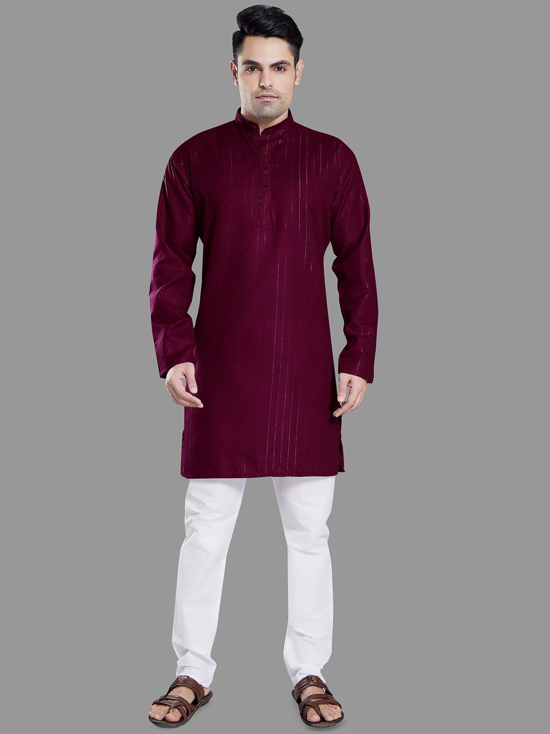 

DIVISIVE Men Striped Regular Kurta with Pyjamas, Burgundy