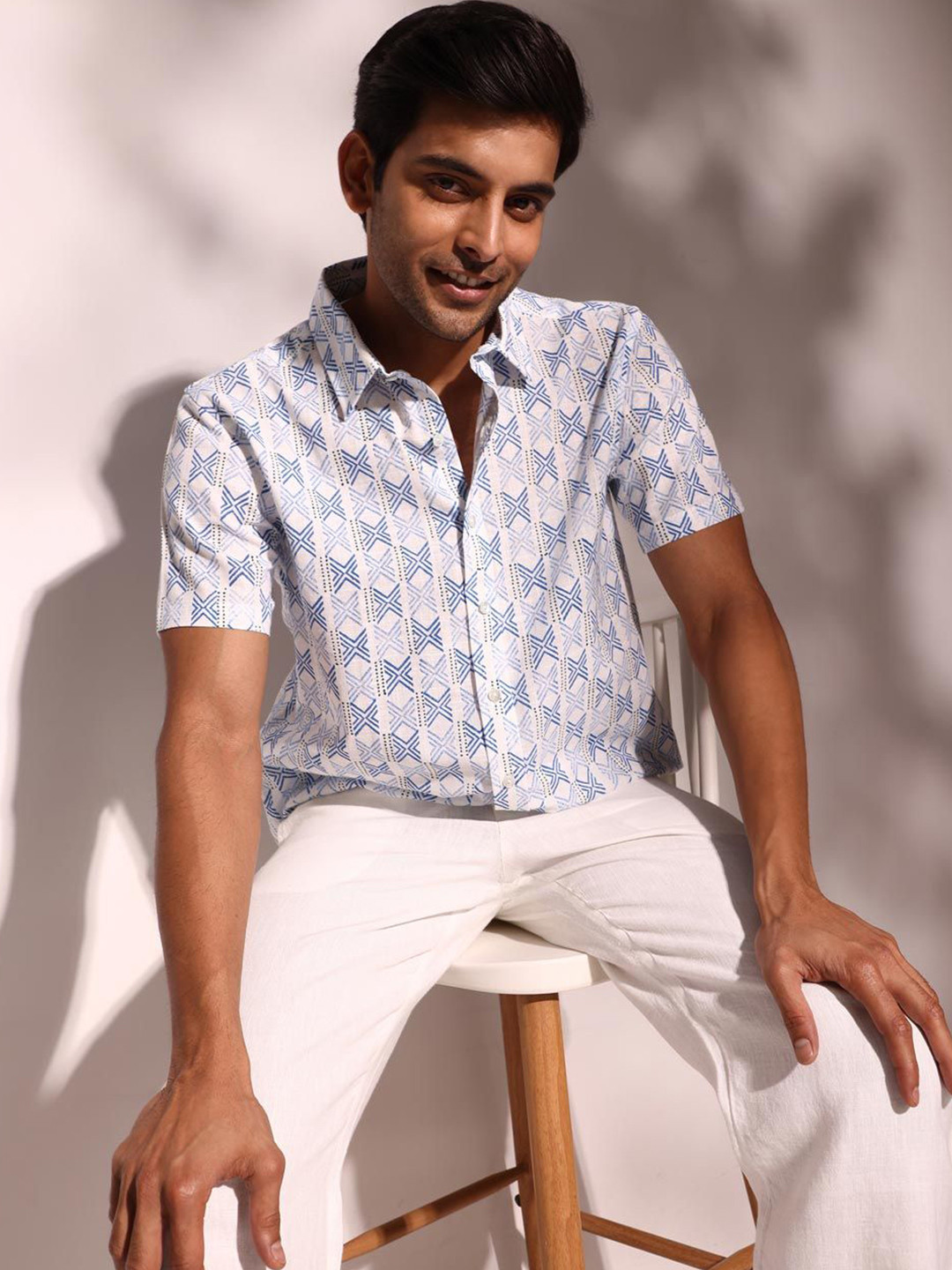 

Fabindia Men Straight Spread Collar Abstract Printed Cotton Casual Shirt, White