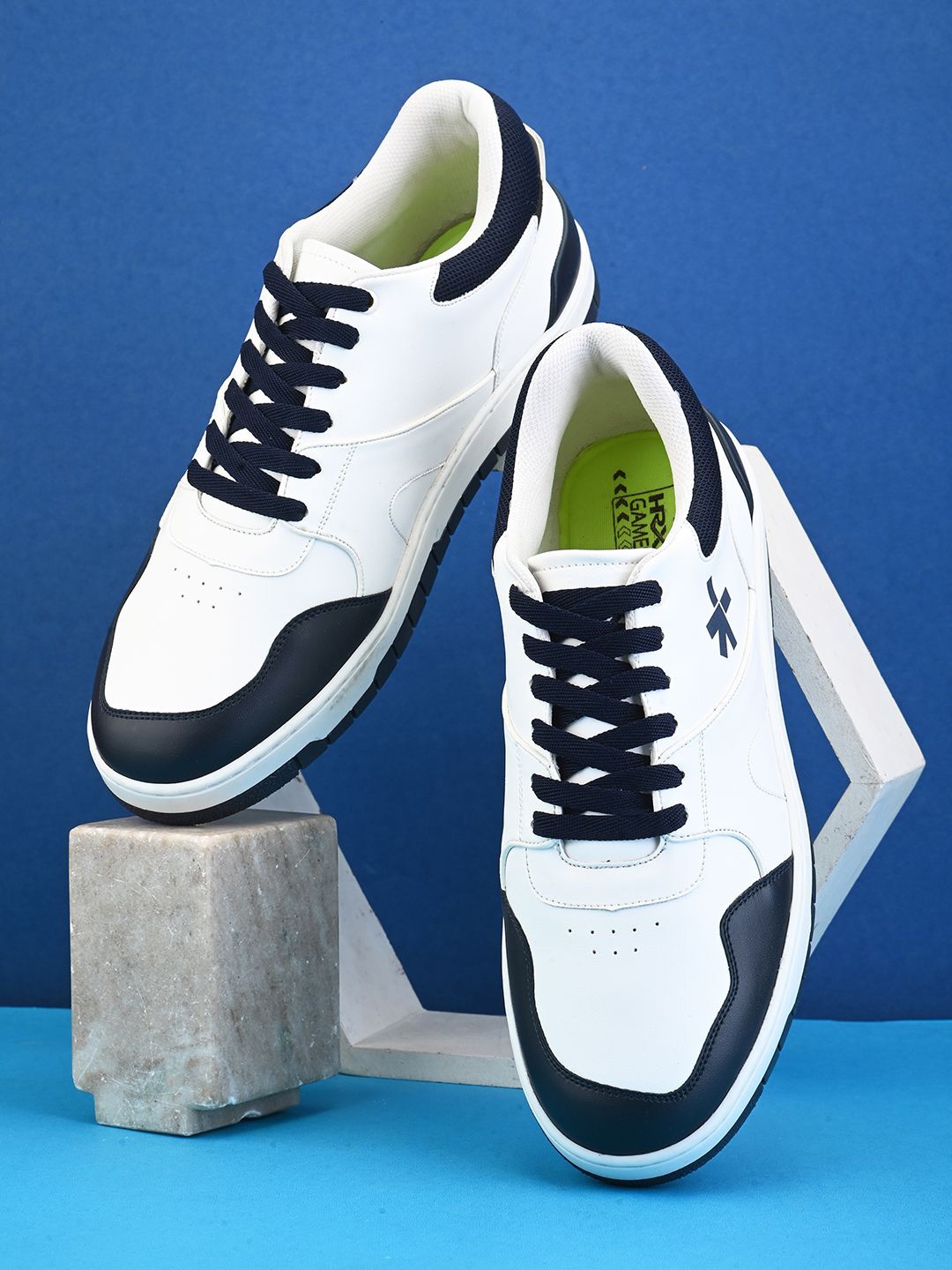 

HRX by Hrithik Roshan Men Colourblocked Sneakers, White