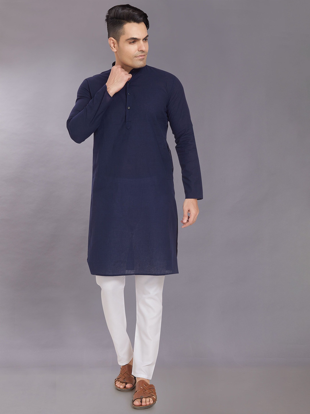 

DIVISIVE Men Kurta, Navy blue
