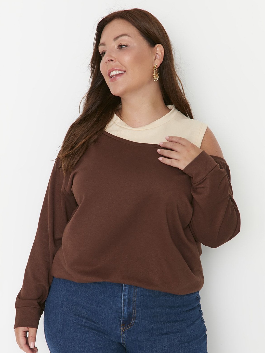 

Trendyol Women Plus Size Solid Round Neck Sweatshirt, Brown