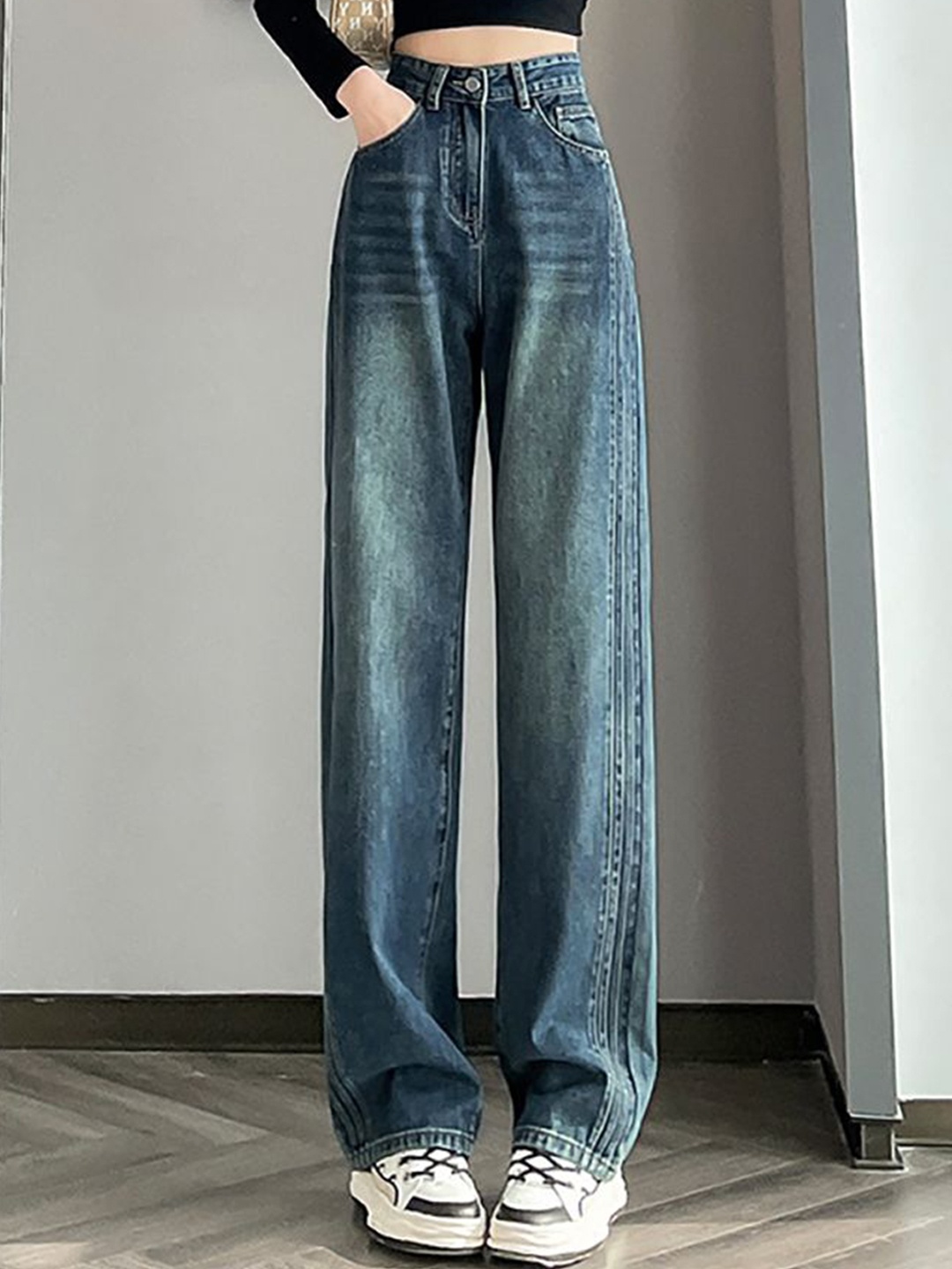 

StyleCast x Revolte Women Wide Leg Slash Knee Jeans, Blue