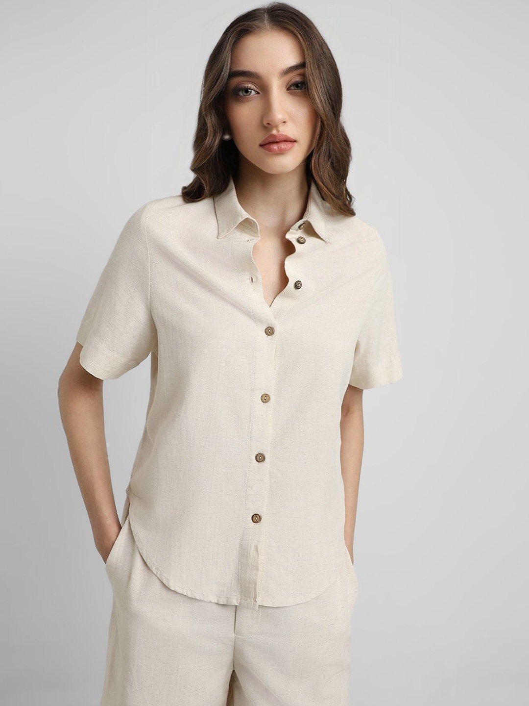 

FOREVER 21 Women Spread Collar Solid Cotton Casual Shirt, Beige