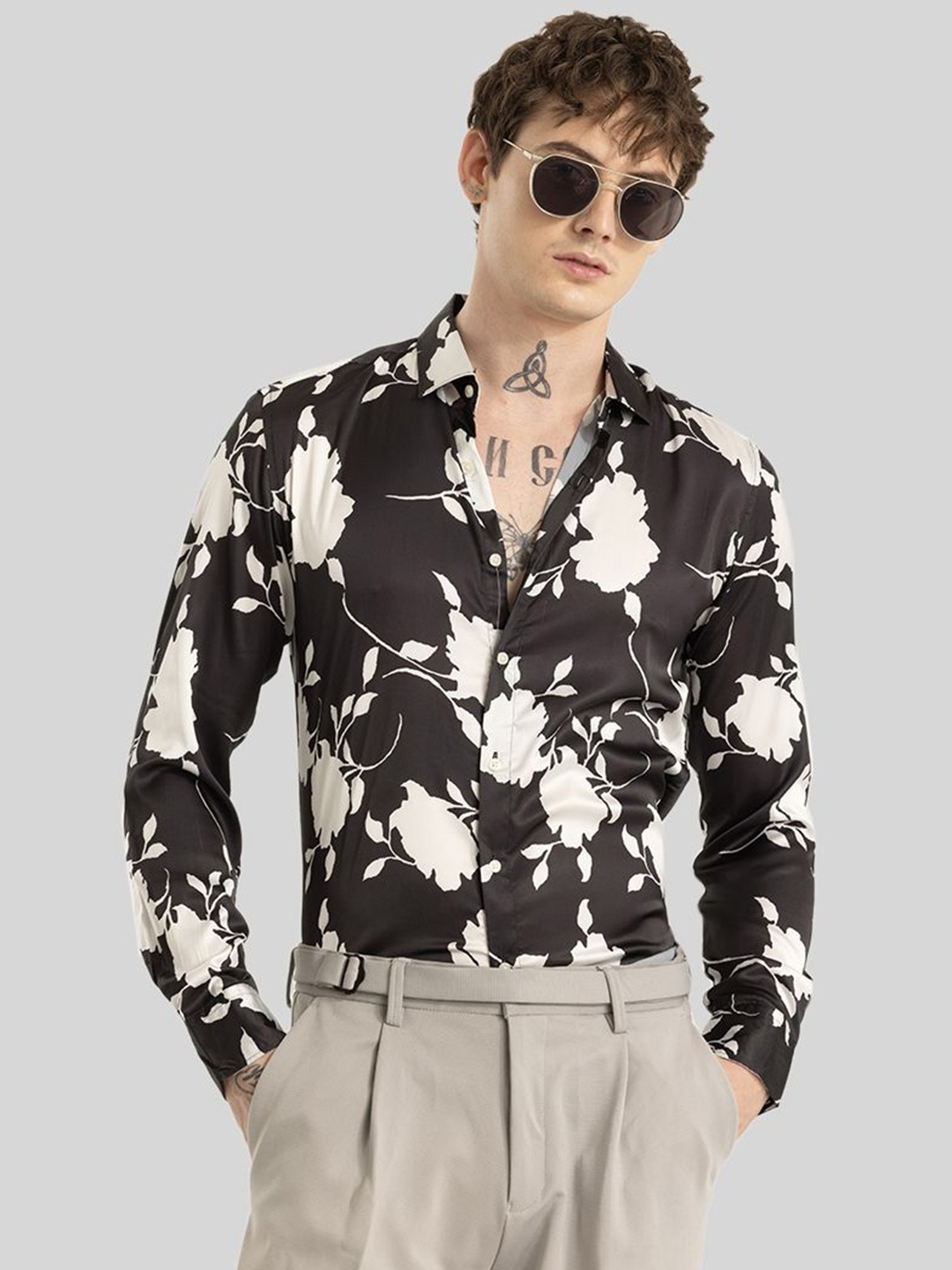 

Snitch Men Smart Slim Fit Floral Opaque Printed Casual Shirt, Black