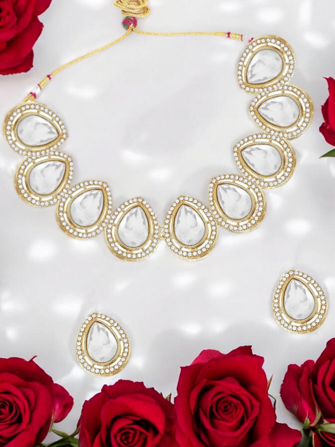 

OOMPH Kundan Studded Jewellery Set, Gold
