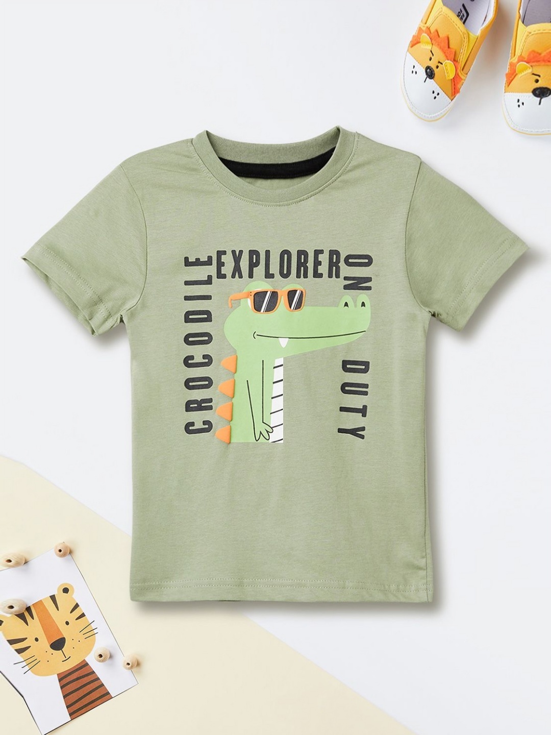 

max Boys Typography Printed Applique T-shirt, Green