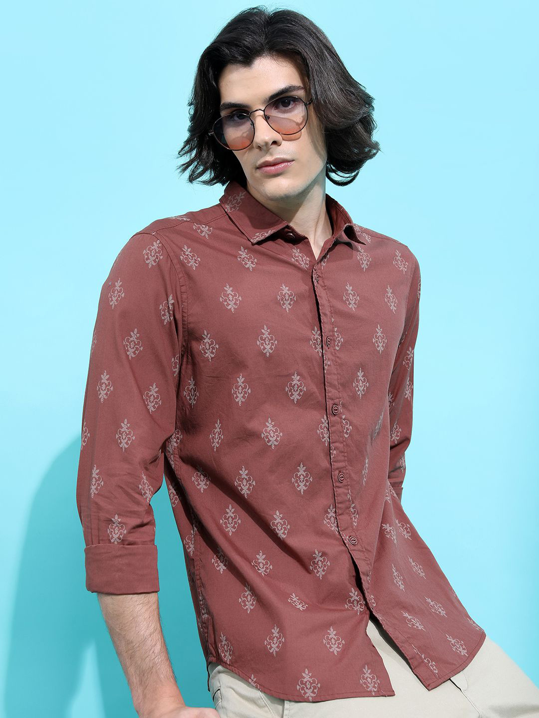 

HIGHLANDER Men Spread Collar Conversational Printed Cotton Slim Fit Casual Shirt, Brown