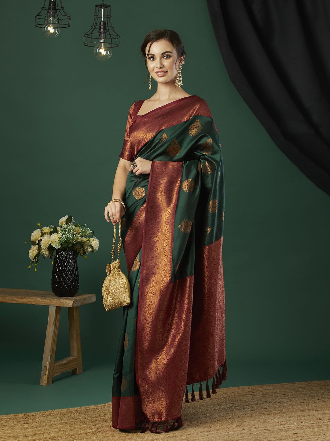 

HI FI NX Woven Design Zari Pure Silk Banarasi Saree, Green