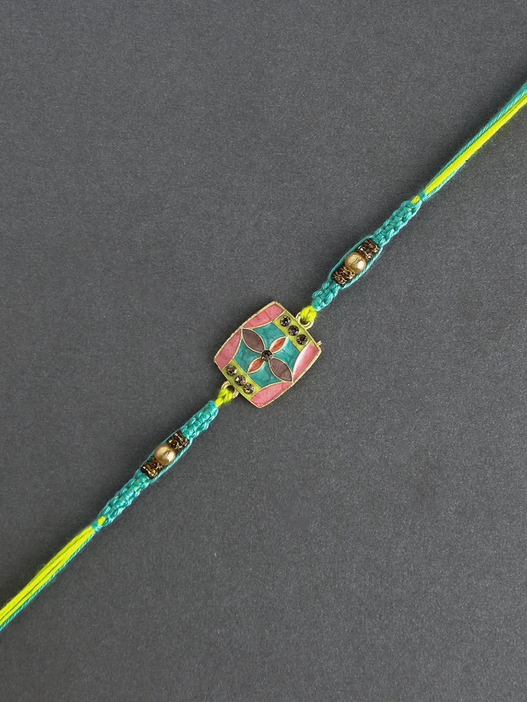 

fnp Floral Fantasy Rakhi Bracelet Rakhis, Green