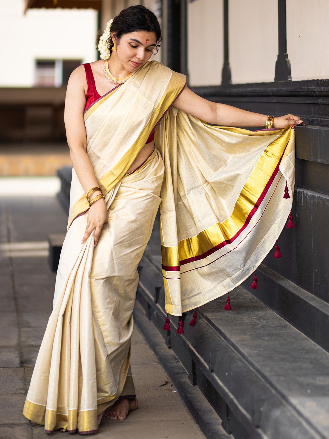 

I LOVE SAREES Zari Pure Cotton Kasavu Saree, Off white