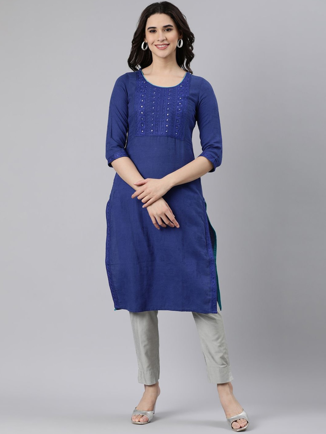 

Souchii Women Geometric Flared Sleeves Sequinned Grandeur & Majestic Artwork Jacquard Kurta, Blue