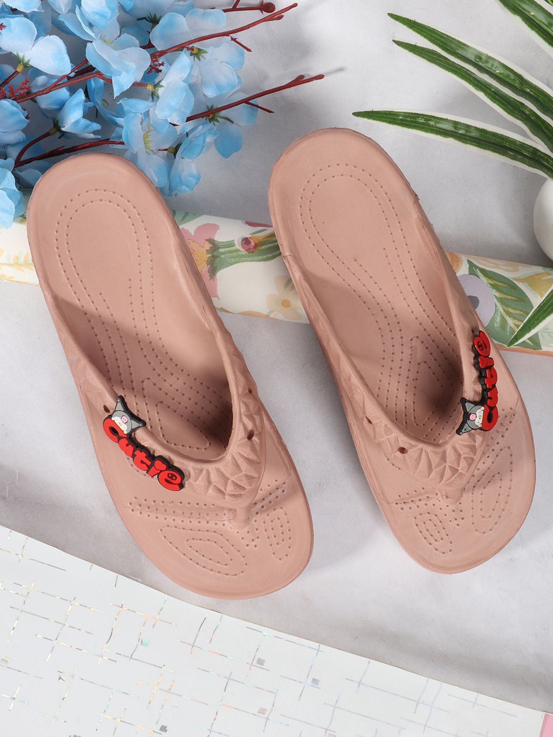 

Lavie Women Open Toe Flats, Peach