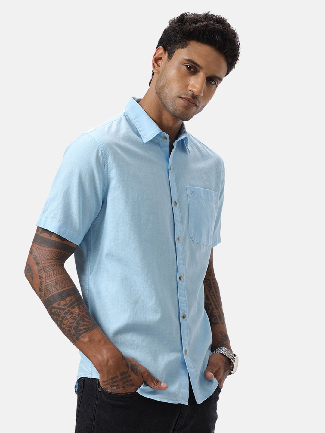 

WROGN Men Custom Spread Collar Solid Cotton Casual Shirt, Blue