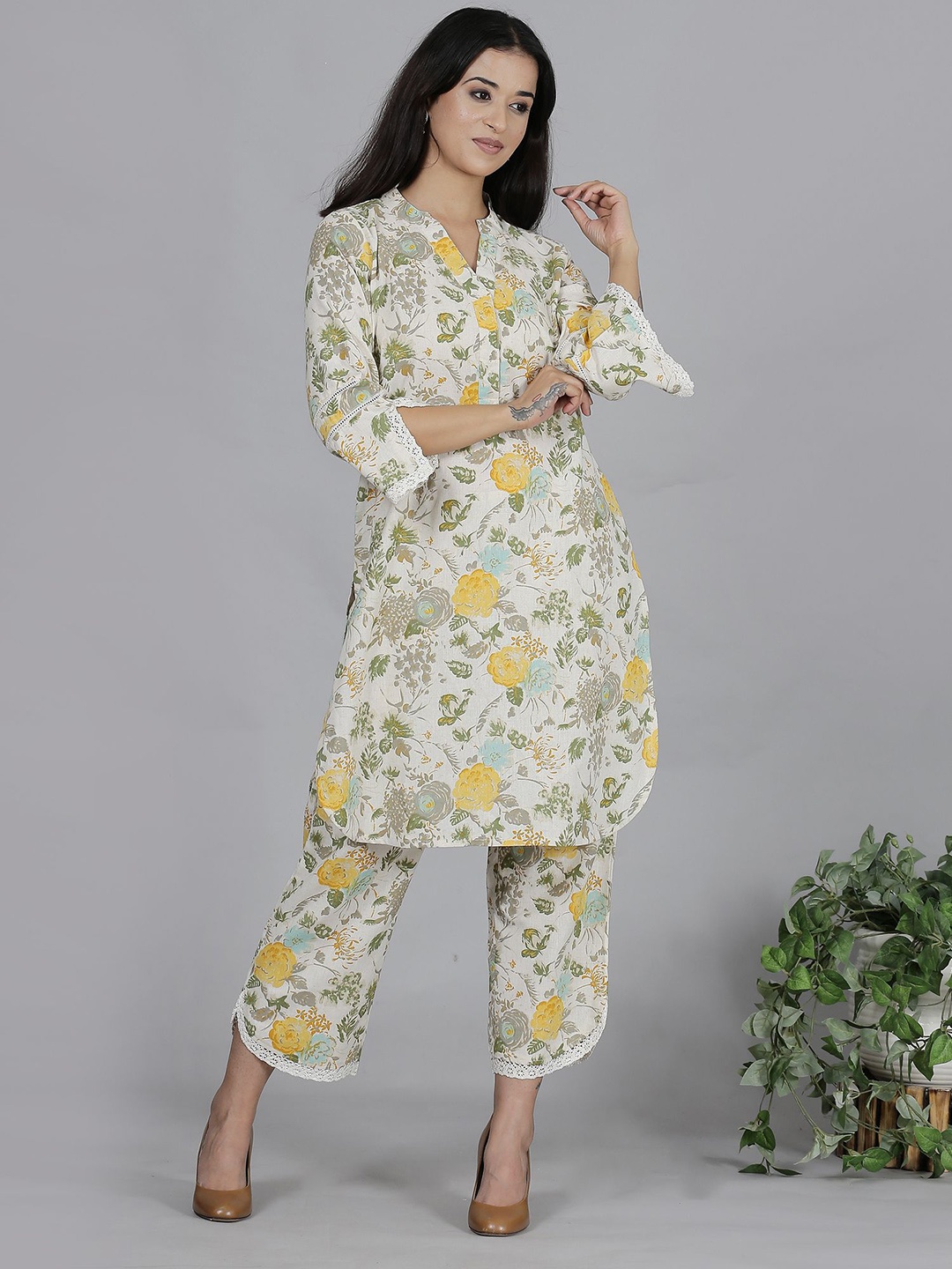 

Spring Soul Women Floral Printed Regular Pure Cotton Kurta with Trousers, Yellow