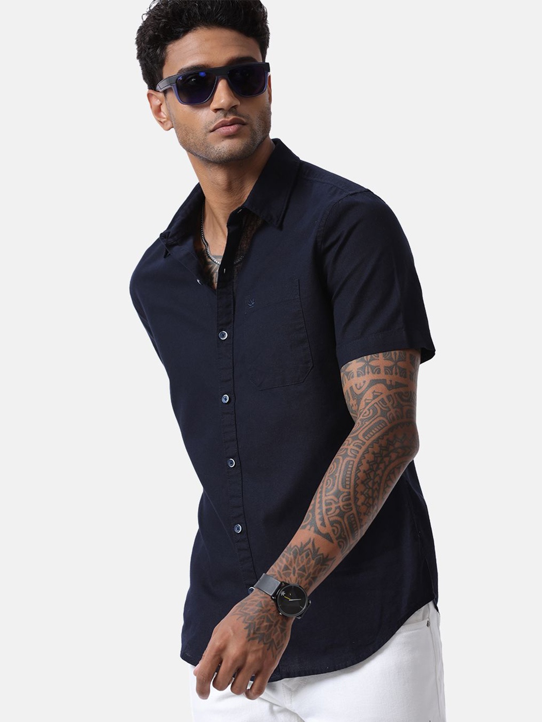

WROGN Men Custom Spread Collar Solid Cotton Casual Shirt, Navy blue