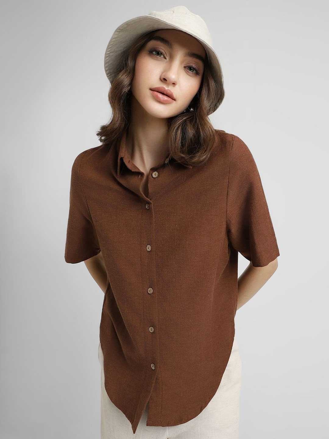 

FOREVER 21 Women Spread Collar Solid Cotton Casual Shirt, Brown