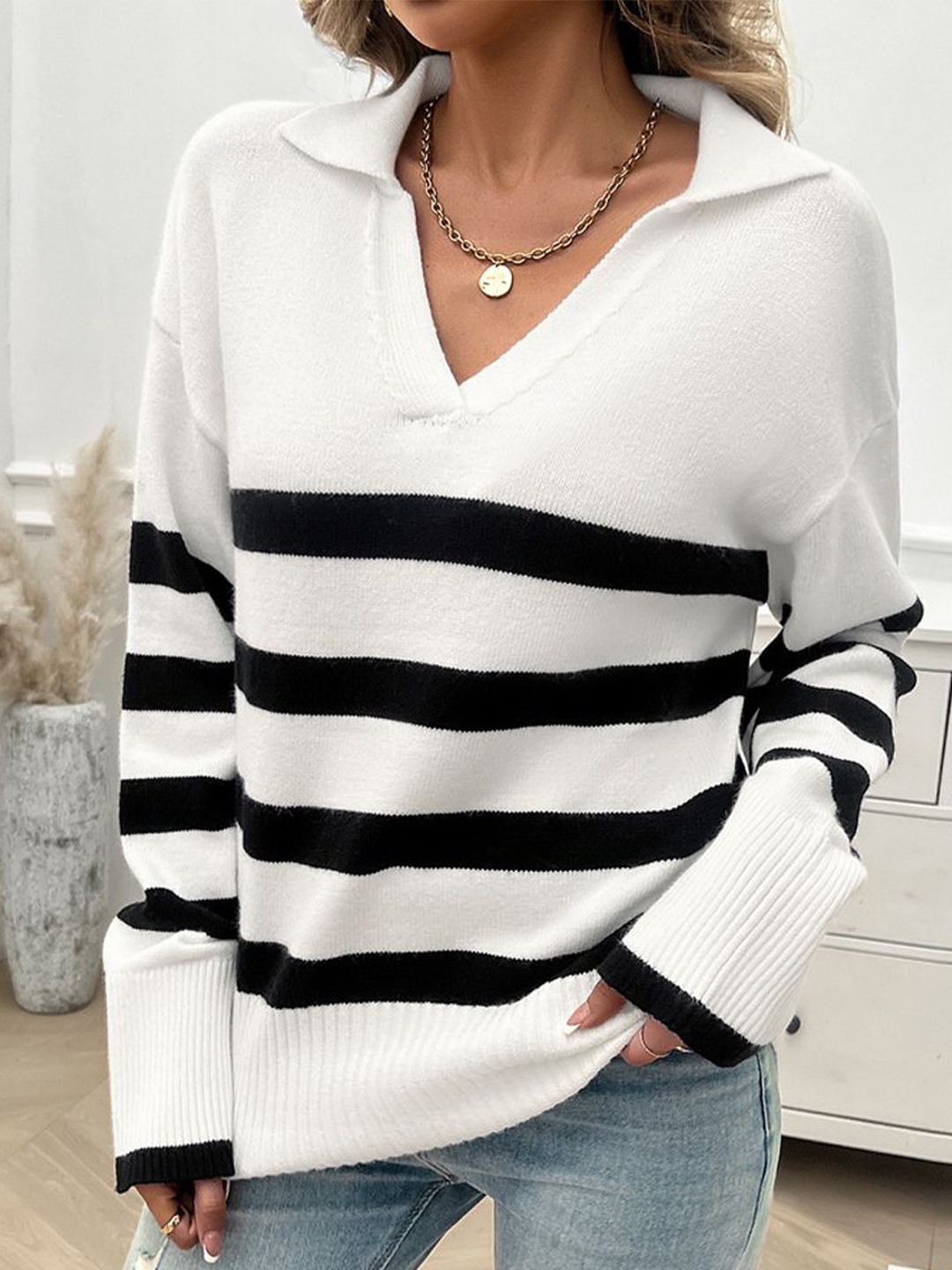 

StyleCast Women Horizontal Striped V-Neck Top, White