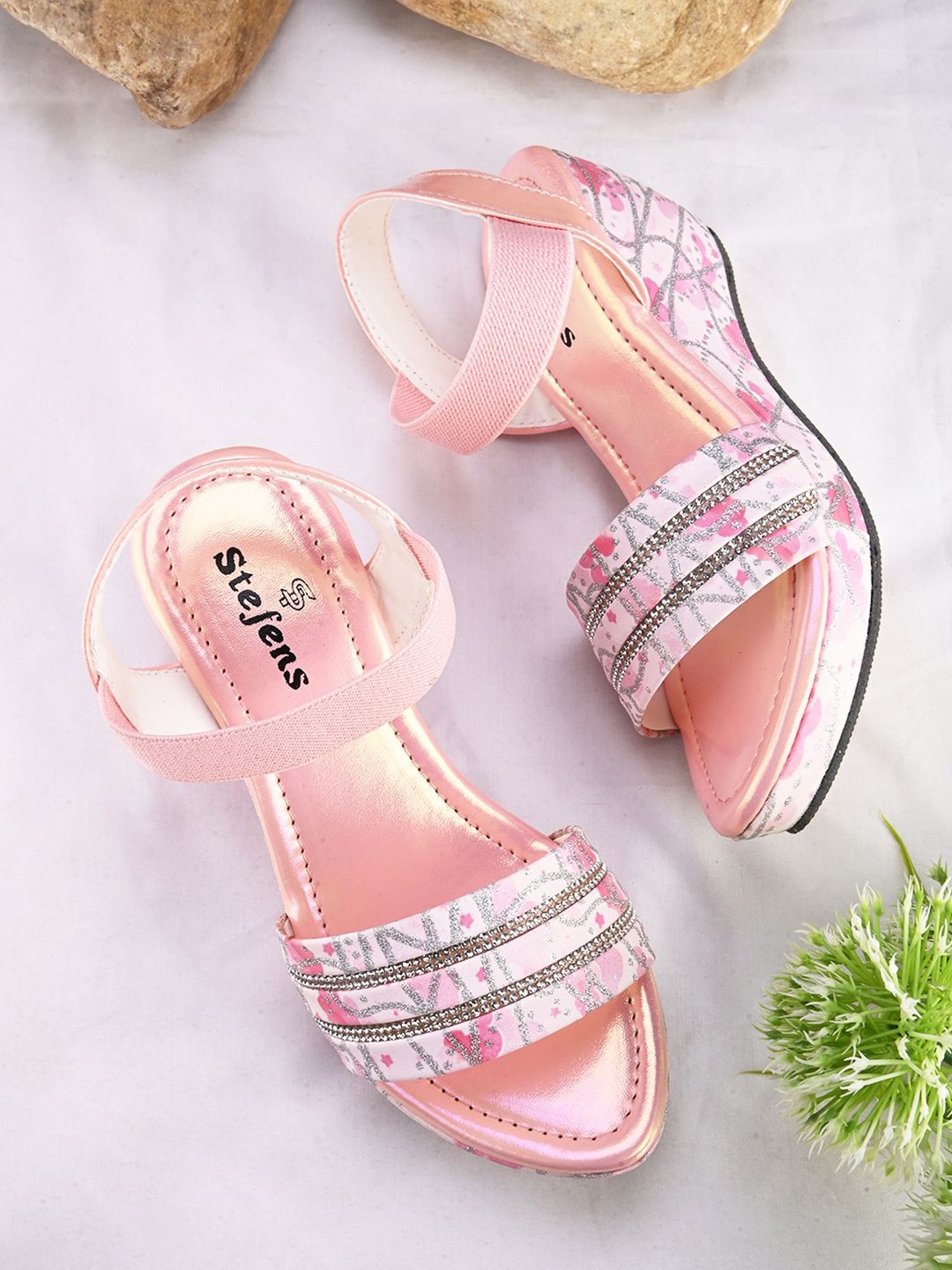 

STEFENS Girls Printed Open Toe Wedge Heel, Pink
