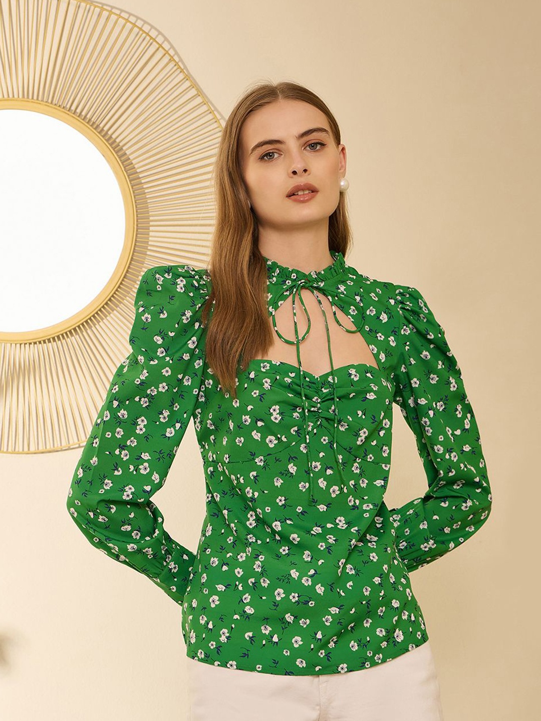 

Berrylush Women Floral Printed Round Neck Top, Green